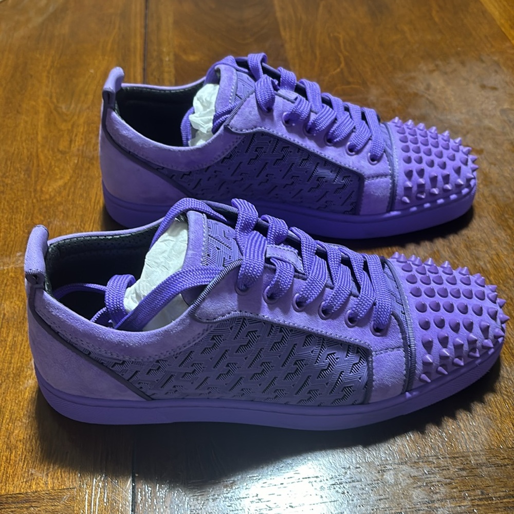 Christian Louboutin Men’s Louis Junior Spikes Low-Top Suede Sneakers size 8 US.